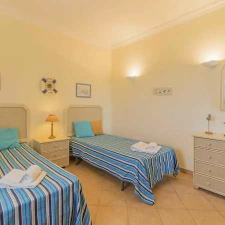 Villa Alporchinhos Sleeps 8 Pool Wifi